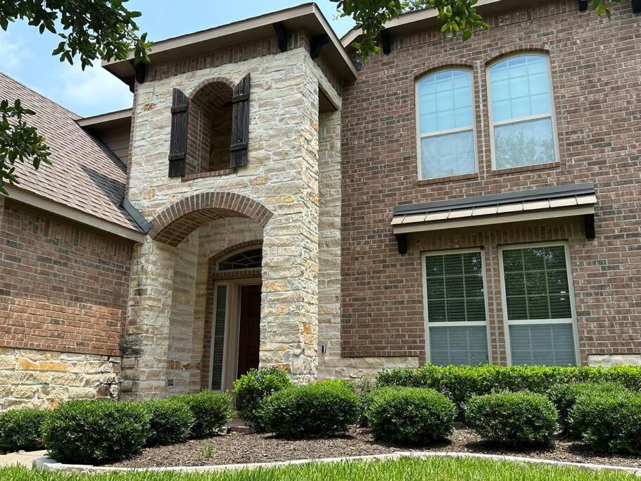 Beautiful House In The Woodlands - Creekside Villa Exterior photo